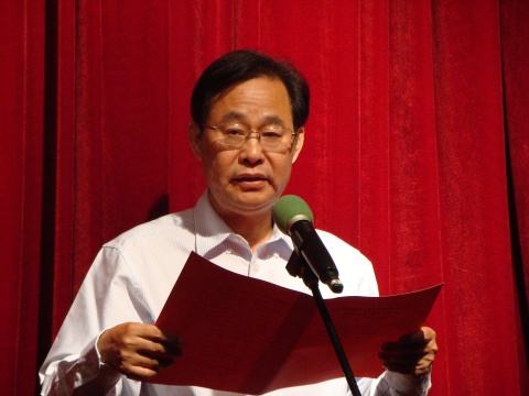 第一完全学校总校长王连照