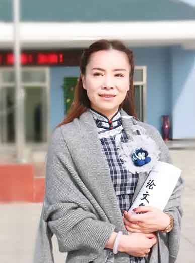 邓州春雨国文学校校长李晴