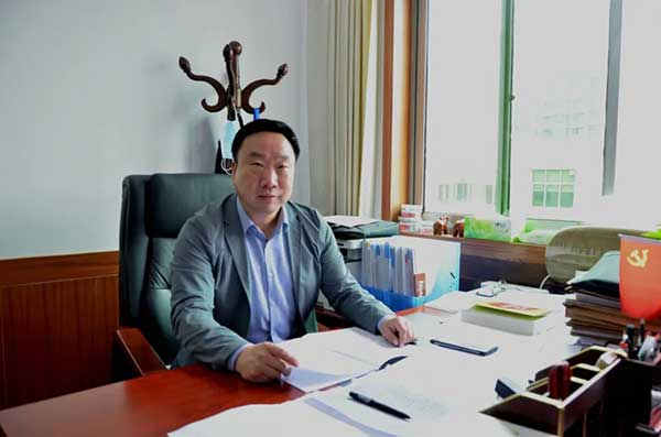 方城县教育体育局局长关红宇